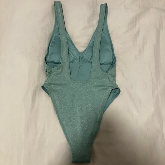 SORAYA St Barth Wireless a high Leg One Piece Swimsuit in Perla Size S - Picture 3 of 10